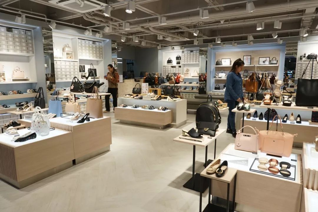 泰国有什么值得买的包,泰国必吃的十大潮牌