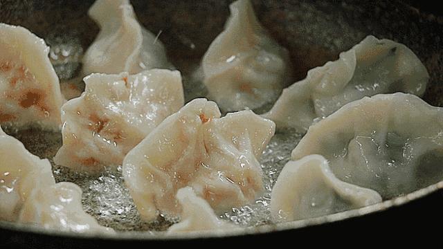 锅贴为什么要用两张饺子皮,从饺子到面条