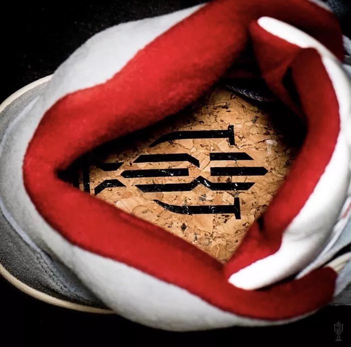 airjordan5浼戦棽闉媍lot鑱斿悕涓婅剼,trophyroomxairjordan4