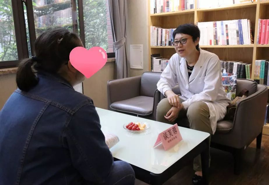 呵护女性健康爱心义诊进社区,关爱孕产妇健康行动送医义诊活动