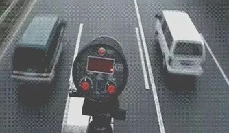 南宁交警处罚超速,一司机超速驾驶被罚