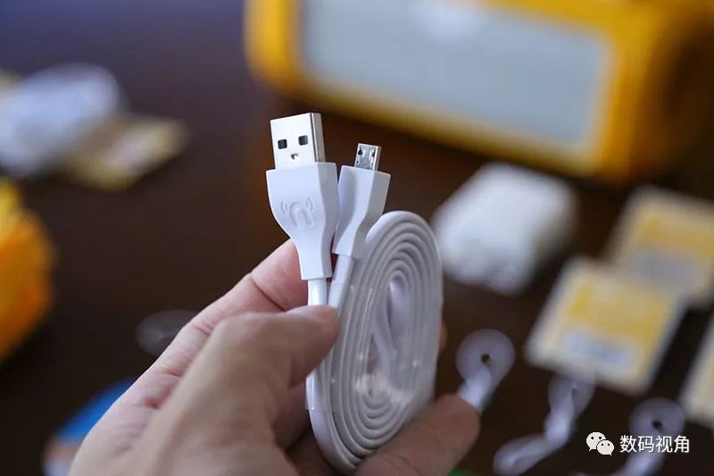 牛听听熏教机和火兔故事机哪个好,牛听听儿童智能熏教机便携版