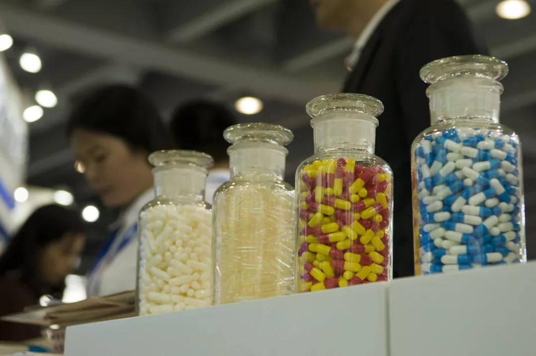 药降到几块钱一盒还能治病吗,40元的药和十几元的药疗效一样吗