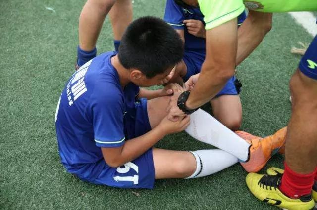 如何预防运动损伤2000字论文,如何预防运动损伤300字