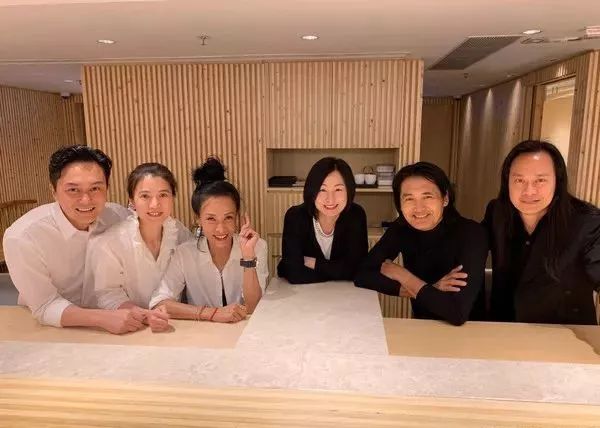 名表和包包档次对比,买个名牌包就要配名表是什么心理