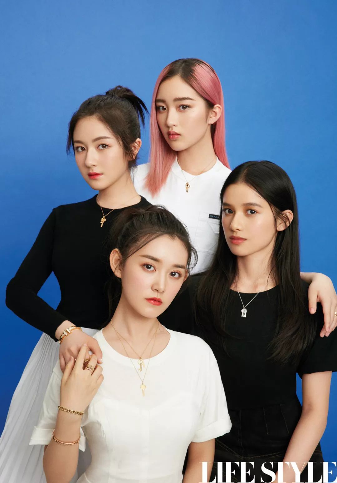 封面故事|邓恩熙、蒋依依、李兰迪、张婧仪,发掘这些宝藏女孩的青春百分比