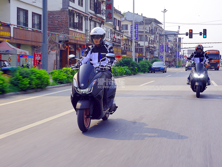 雅马哈巡鹰125和铃木uy125哪个好,本田裂行125和雅马哈巡鹰125比较