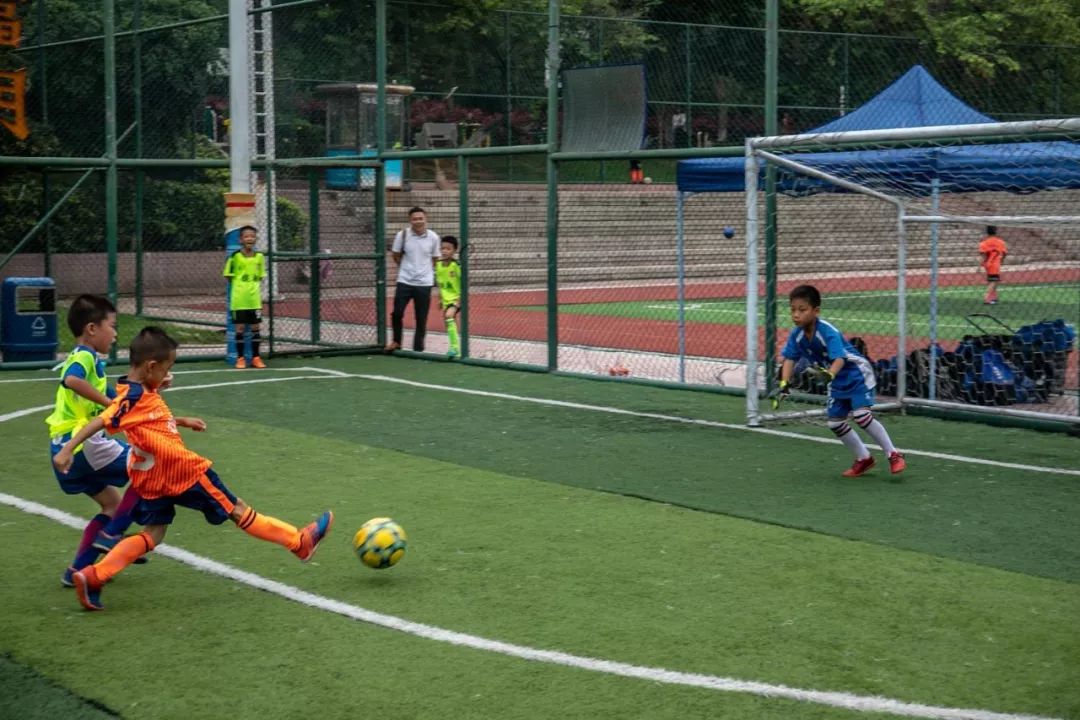 东莞松山湖晚上哪里最热闹,松山湖风景区足球场