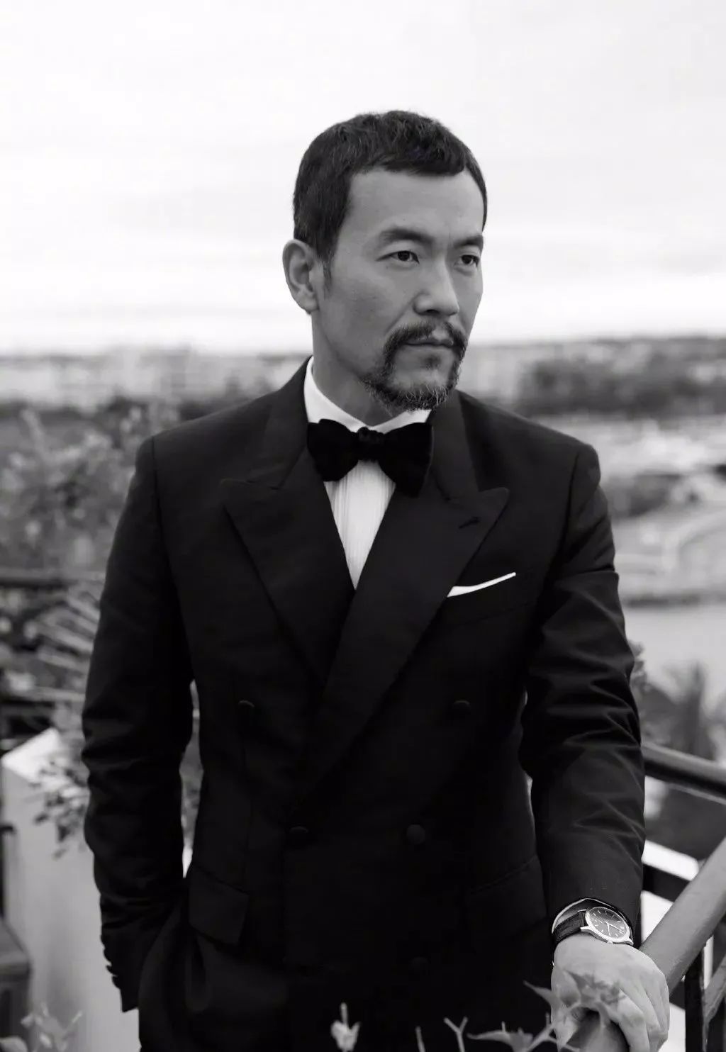 戛纳朱一龙入选作品,戛纳朱一龙白西装