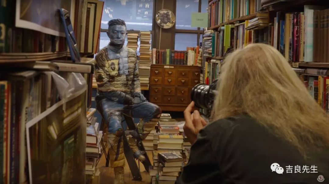 太荒诞了!这些时尚界的广告玩很大!