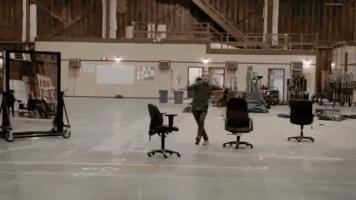 太荒诞了!这些时尚界的广告玩很大!