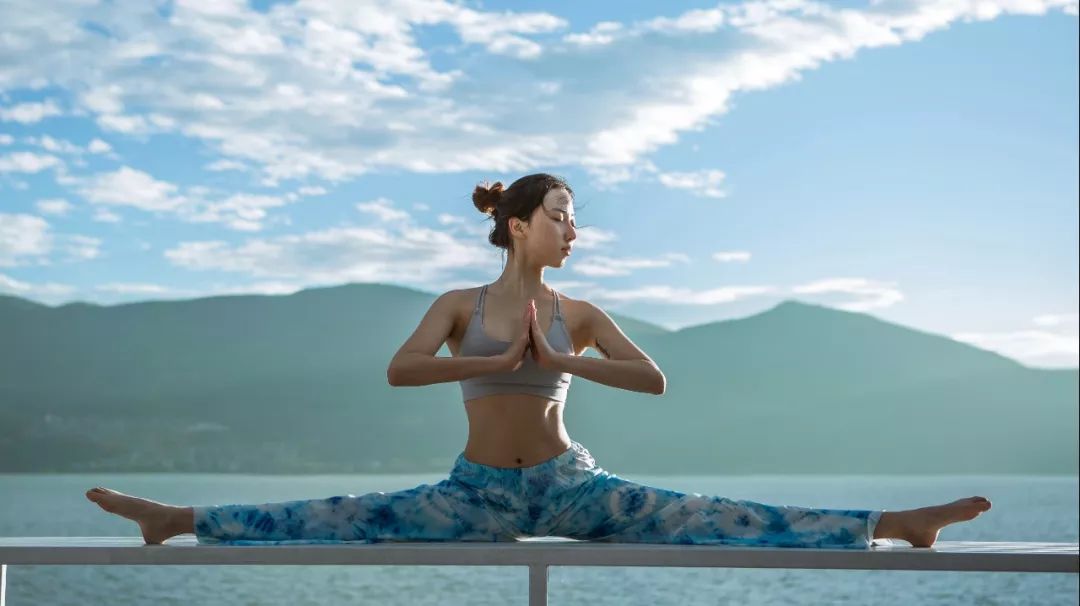 刘涛健身惊艳,刘涛沈月瑜伽