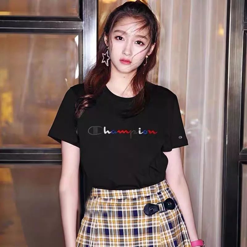 champion明星穿搭,全新champion冠军日版圆领卫衣