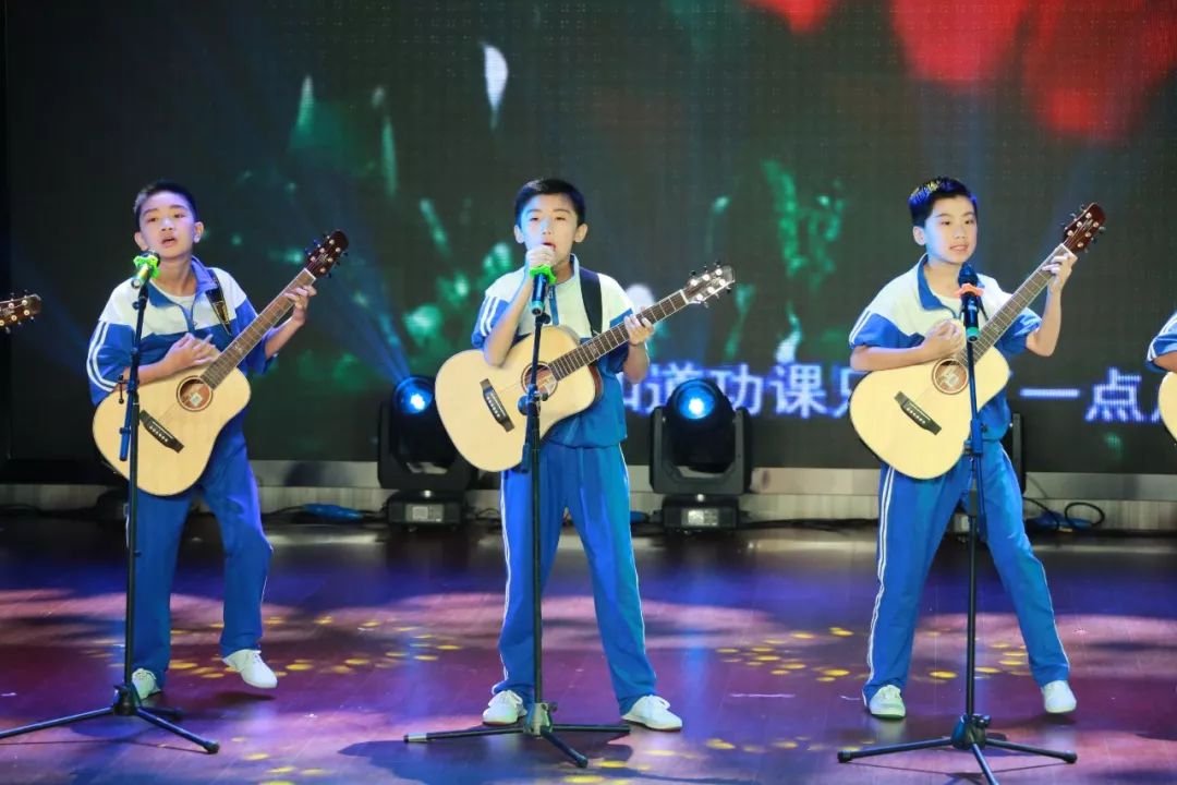 与儿童合唱,与儿童互动歌谣