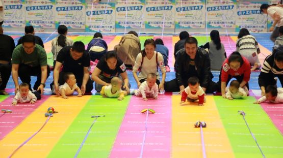 6-36个月萌娃家长注意啦！《家有萌娃》首届千人运动会来了，带上宝宝来参加“爬爬赛”和“走走赛”吧