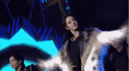 迪丽热巴欧阳娜娜双子座,欧阳娜娜和迪丽热巴互动