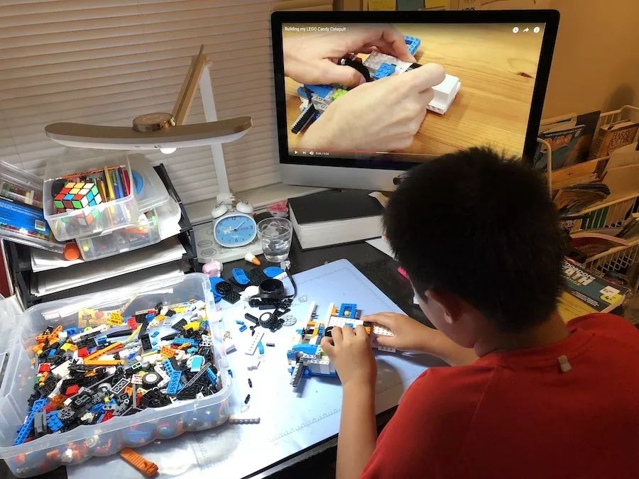 儿童买什么学习桌适合,给孩子买什么样的学习桌好