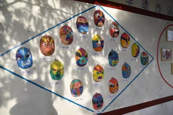 明港镇段湾小学余军：心系教育，守得云开见月明