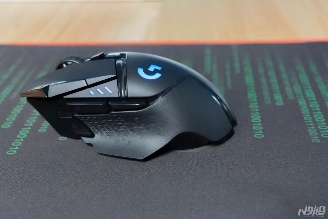 无线g502罗技,g502创世者和g502lightspeed的区别