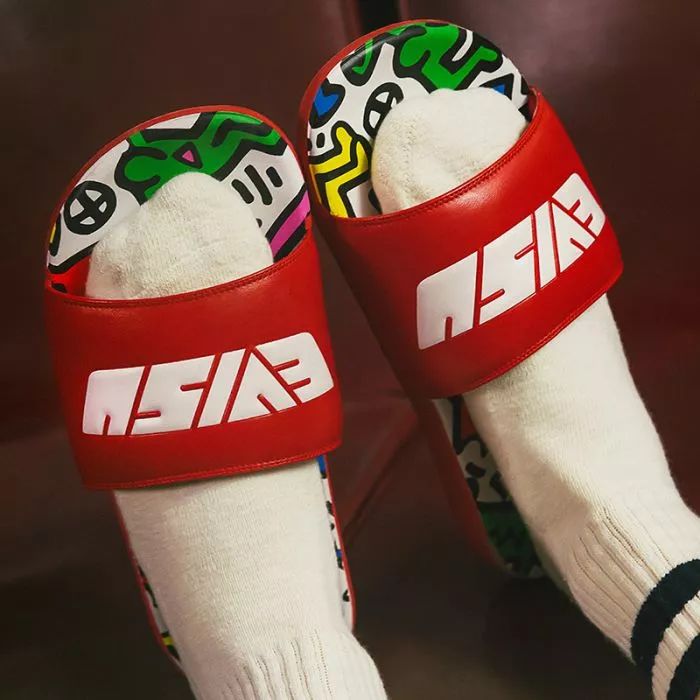 kaws优衣库2021补货,优衣库kaws联名t恤穿搭