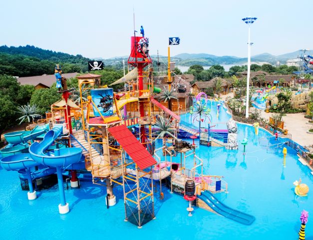 游玩天目湖水世界,静谧村庄夜景视频