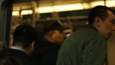 住手放开,放开那个女孩