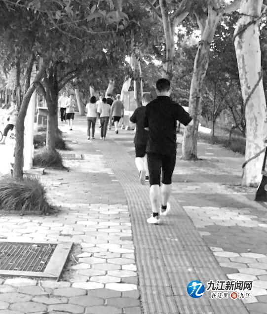 九江男子暴走健身膝盖伤得不轻专家提醒：要根据年龄、体质、适应能力调节运动量