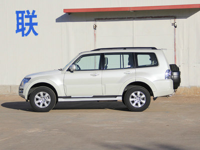 三菱帕杰罗进口油耗,三菱帕杰罗v973.8l中东版油耗