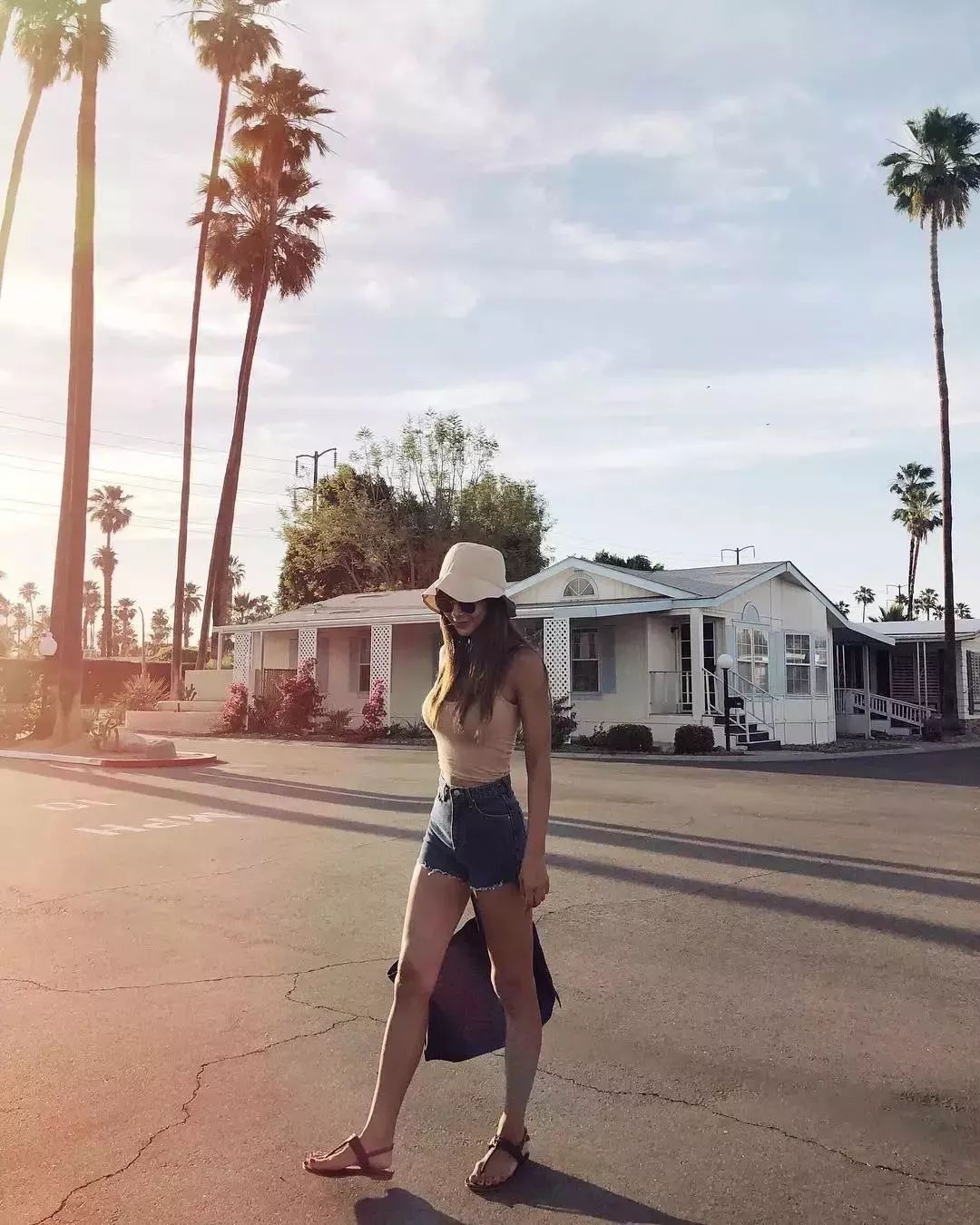 42岁翘臀“老阿姨”迷倒小16岁男友:年龄从来都不是借口