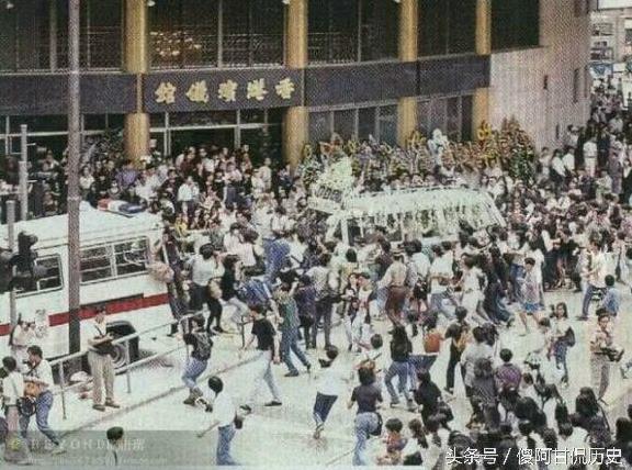 黄家驹入棺遗容吓人:黄家驹下葬时的真实场景