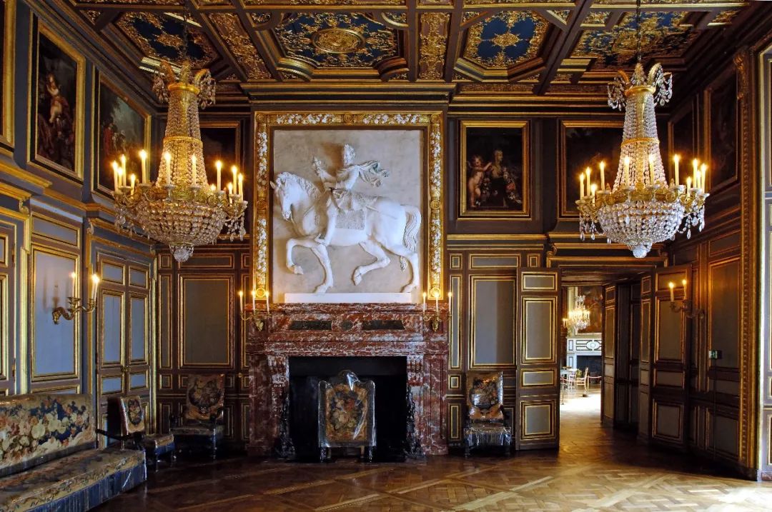 读枯燥的历史书不如来这座宫殿走一走，这事，真带劲！|用耳朵旅行的财经主播Nina