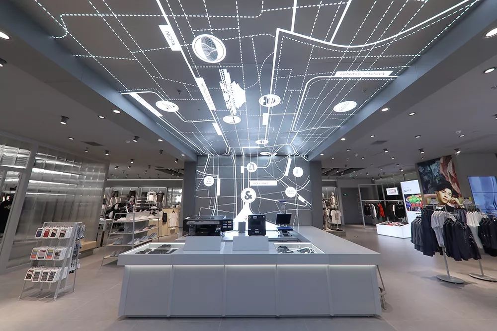 荣耀戴森阿迪、邓伦惠若琪,这个618,你为谁买单?丨Weekly