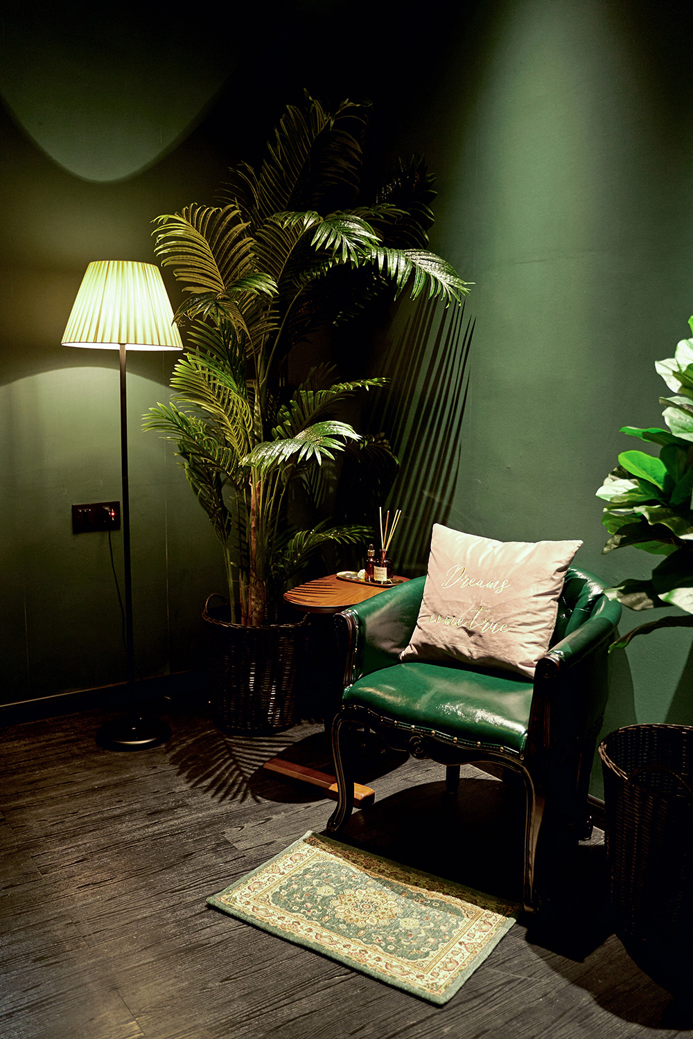 灯灯灯凳创意有限公司|AROMADREAM泰寐泰式按摩水疗店