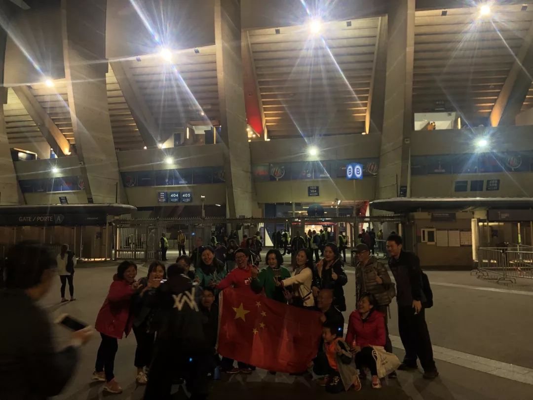 观看中国女足激动场面,看中国女足激动流泪