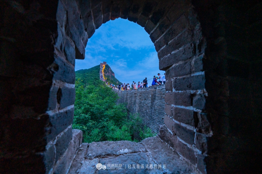 提灯游司马台长城,看古北水镇的温婉夜