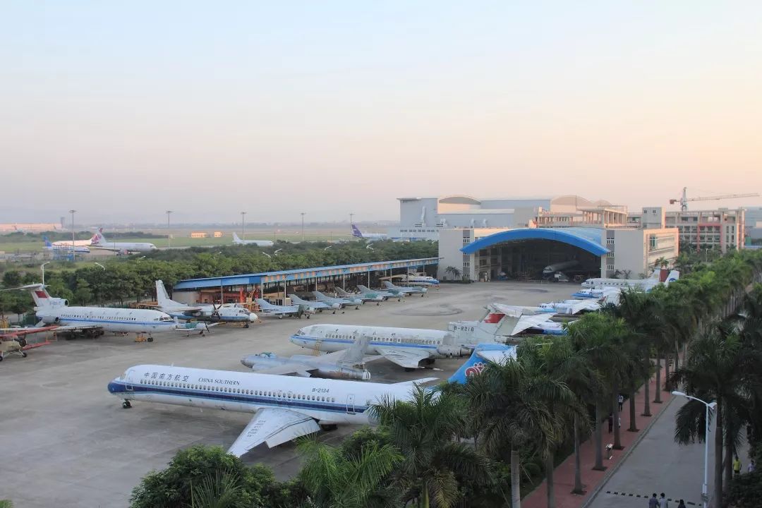 高考提前批的民航学校有哪些,高考怎么报考民航学院呢