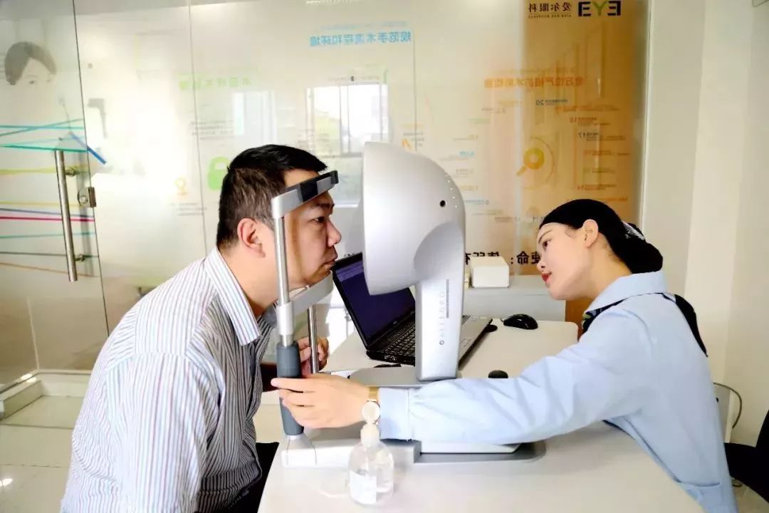 柳州人注意！怕眼镜拉低颜值？要不要做近视手术？他们这样说…