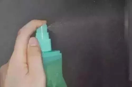 涂抹花露水对人体有什么影响,涂花露水有什么危害