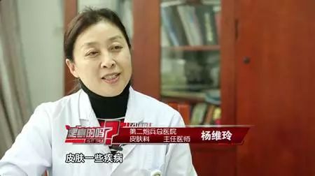 家用洗衣机洗出不明污渍,洗衣机里面脏最快速的解决方式