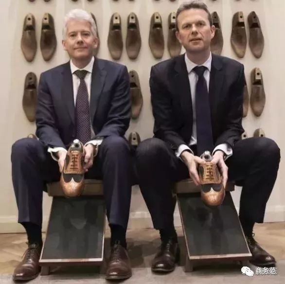 英国女王的鞋,英国女王加冕鞋子