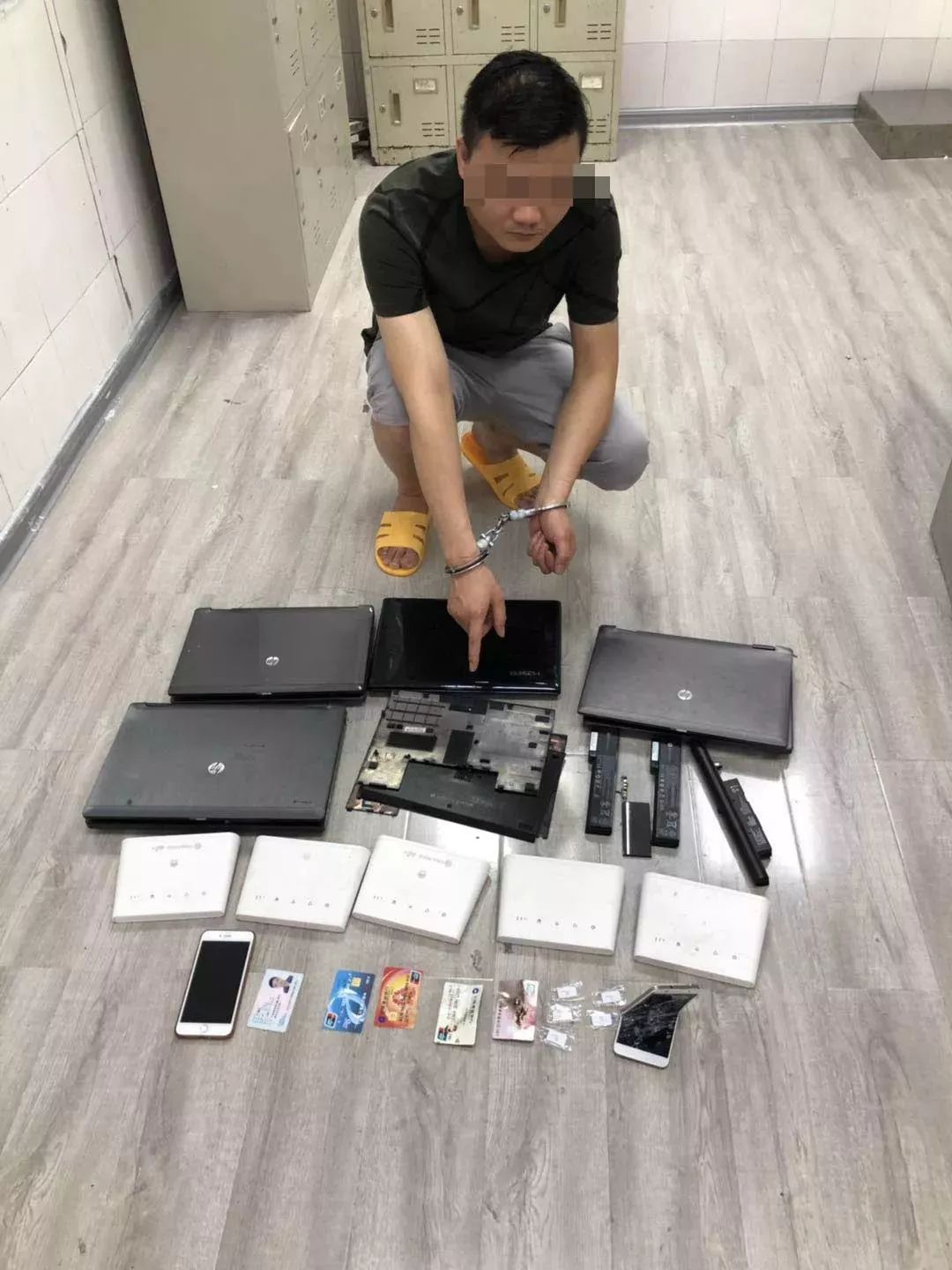 亮剑•2019|好心帮“友女”订机票却被删好友！是塑料姐妹情还是另有隐情?