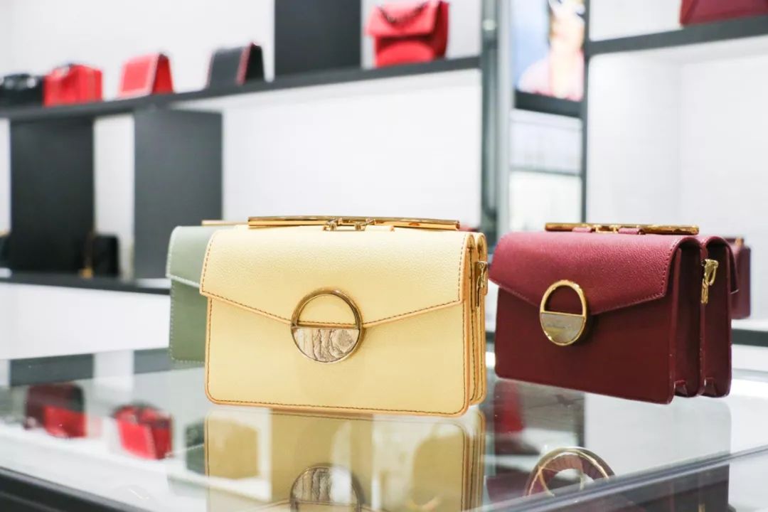 狂欢吗？全场6折！夏天的超低价特供品丨《蜘蛛侠》首映免费看