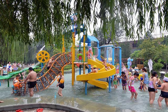 智圣汤泉一日游,炎炎夏日不用出门也能遨游世界