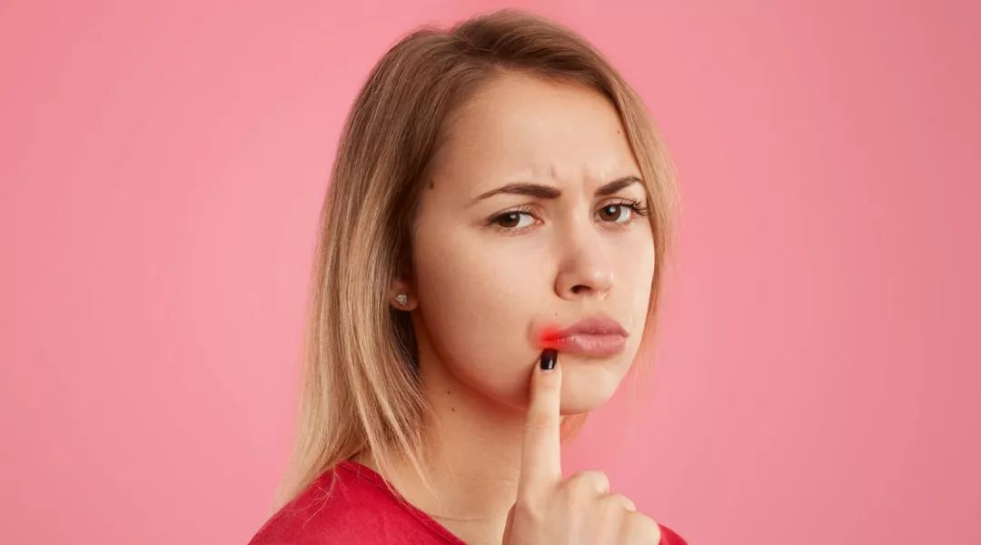 成年人做过最勇敢的事，就是咬破口腔溃疡