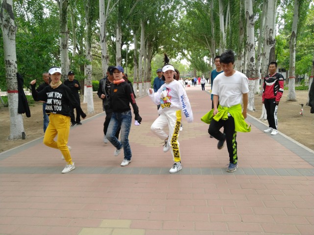 包头网红李艳香,18年的鬼步舞网红