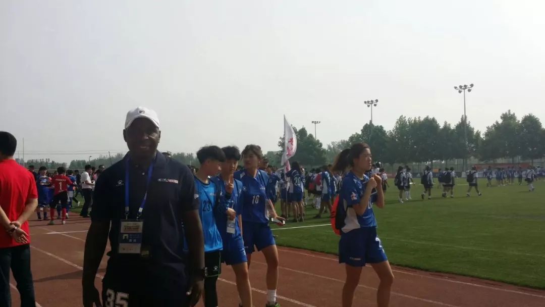 上海市浦东少儿足球夏令营,青少年免费足球公益夏令营