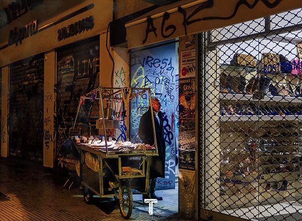 伊萨卡岛上摇曳的橄榄树林，带来了奥德修斯的声音，他没有死去