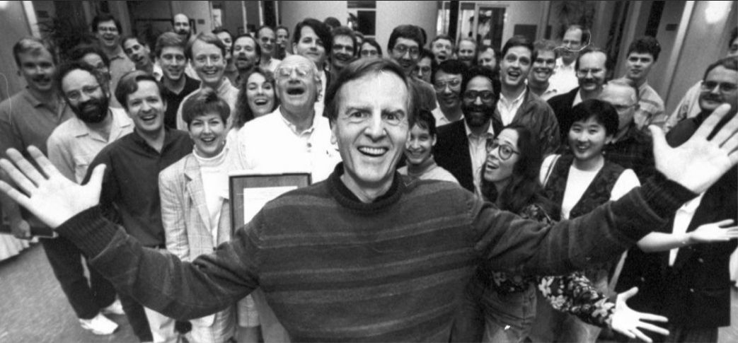 三十四载Windows崛起之路：苹果、可视做过微软“铺路石”