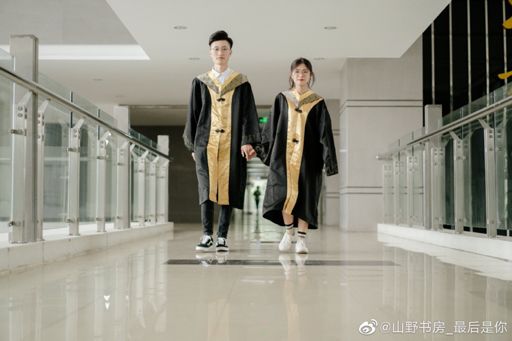 毕业照告别的是我们的青春,毕业照是我们永久的留念