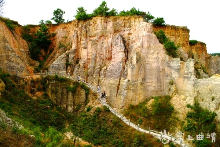 带您走进陆良彩色沙林风景,陆良彩色沙林风景区今年人多不多
